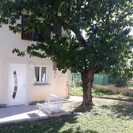 T2 Courte Duree Apartment Jonage Bagian luar foto