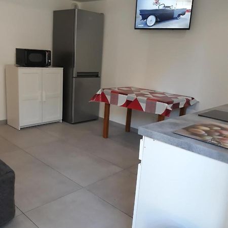 T2 Courte Duree Apartment Jonage Bagian luar foto